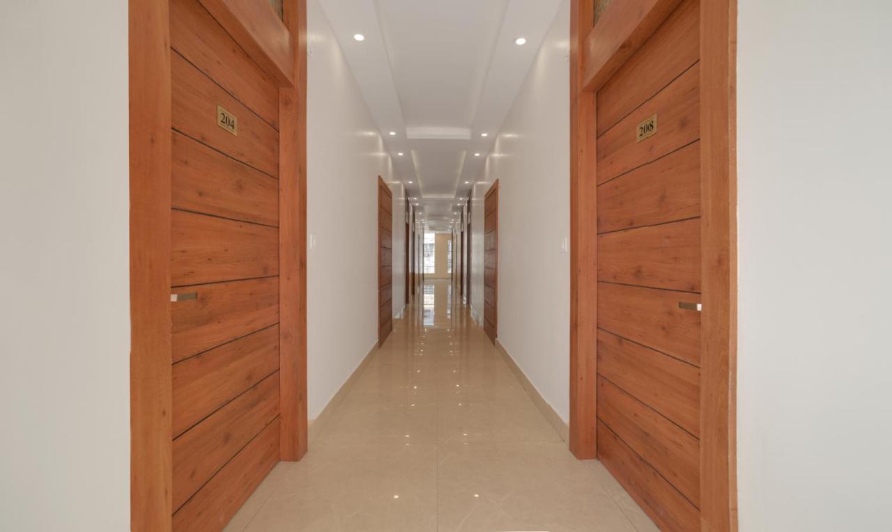 Treebo G K Residency Near Dehradun Railway Station Hotel Екстериор снимка